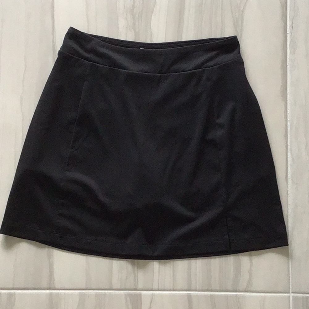 Black Lady Hagen golf skort.